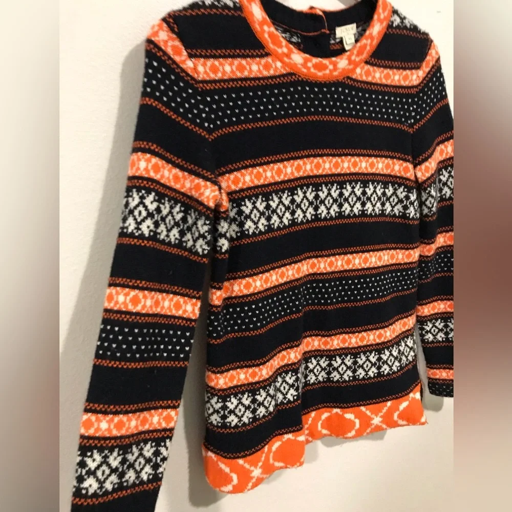 J. Crew Woman strips Sweater. Unique print. Size XS. Fall Winter